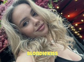 Blondiekiss