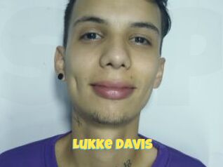 Lukke_Davis