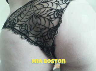 Mia_Boston